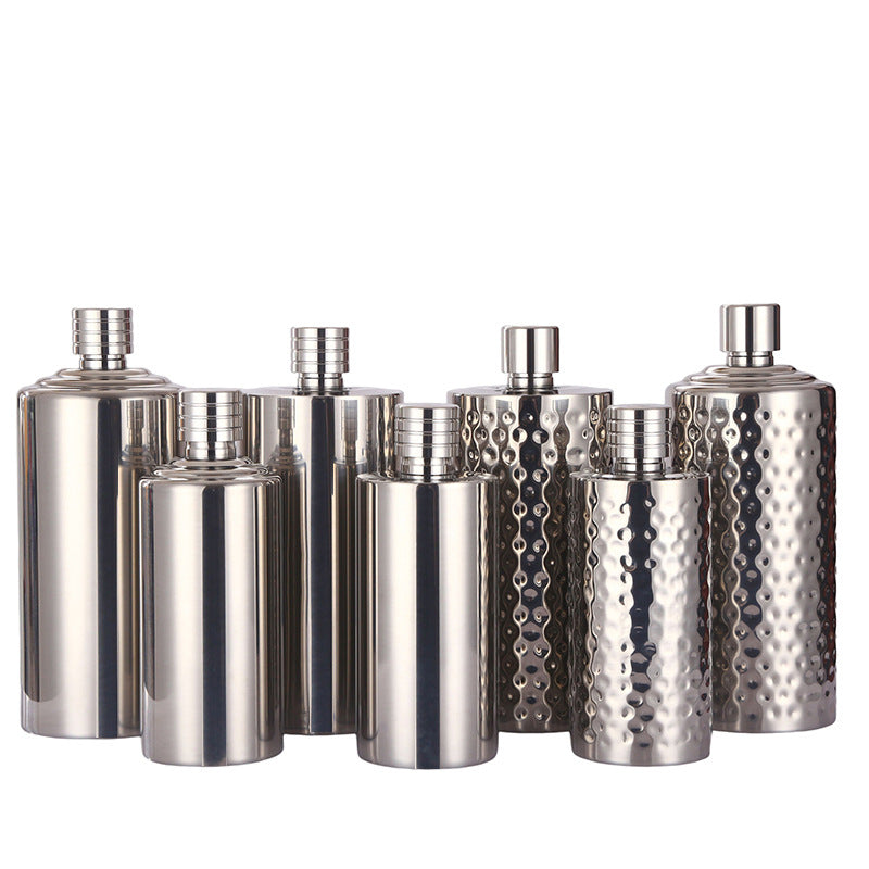 Manufacturer Direct Supply 304 Stainless Steel Wine Flask 0.5kg 1.0kg Thickened Portable Water Bottle Russian Cylindrical Small Liquor Bottle