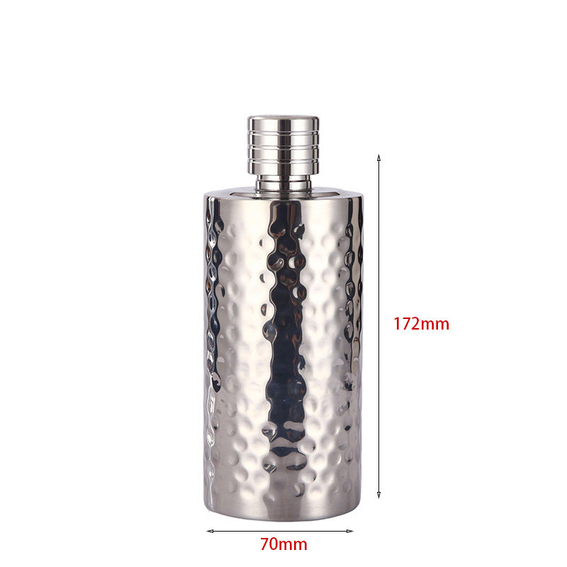Manufacturer Direct Supply 304 Stainless Steel Wine Flask 0.5kg 1.0kg Thickened Portable Water Bottle Russian Cylindrical Small Liquor Bottle