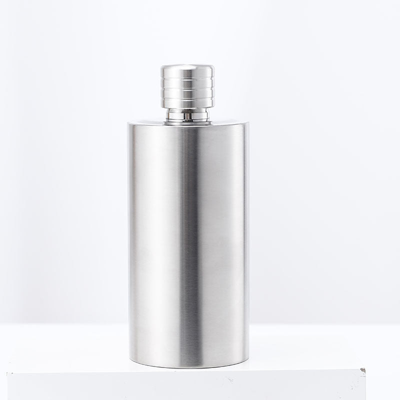 Manufacturer Direct Supply 304 Stainless Steel Wine Flask 0.5kg 1.0kg Thickened Portable Water Bottle Russian Cylindrical Small Liquor Bottle